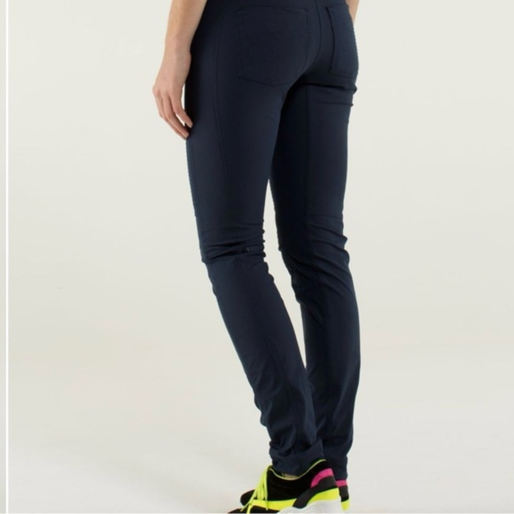 Lululemon Bust A Move Women's Pants - Estimated Size 2